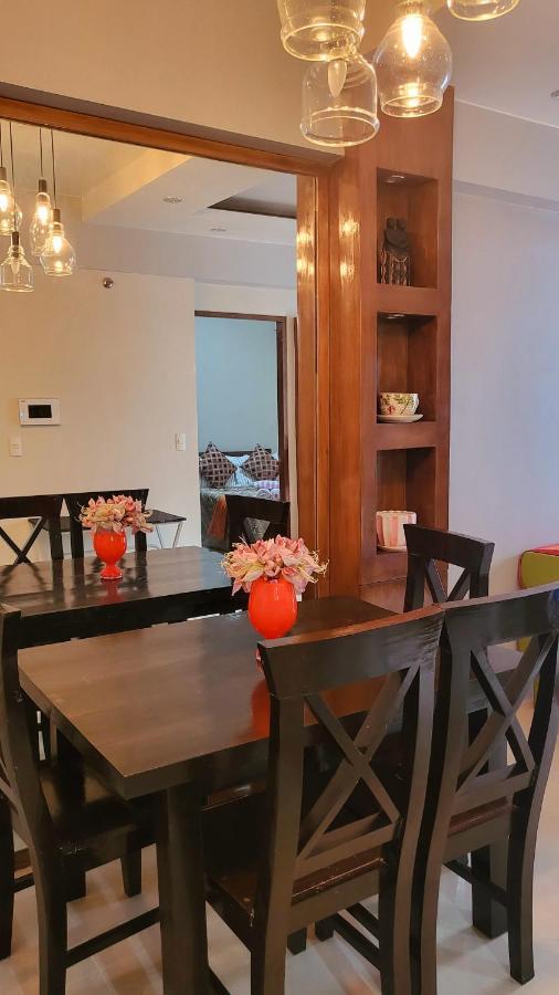 One Palm Tree Villas Condominium - Studio 10O With Balcony - Across Terminal 3 Airport Manila Kültér fotó