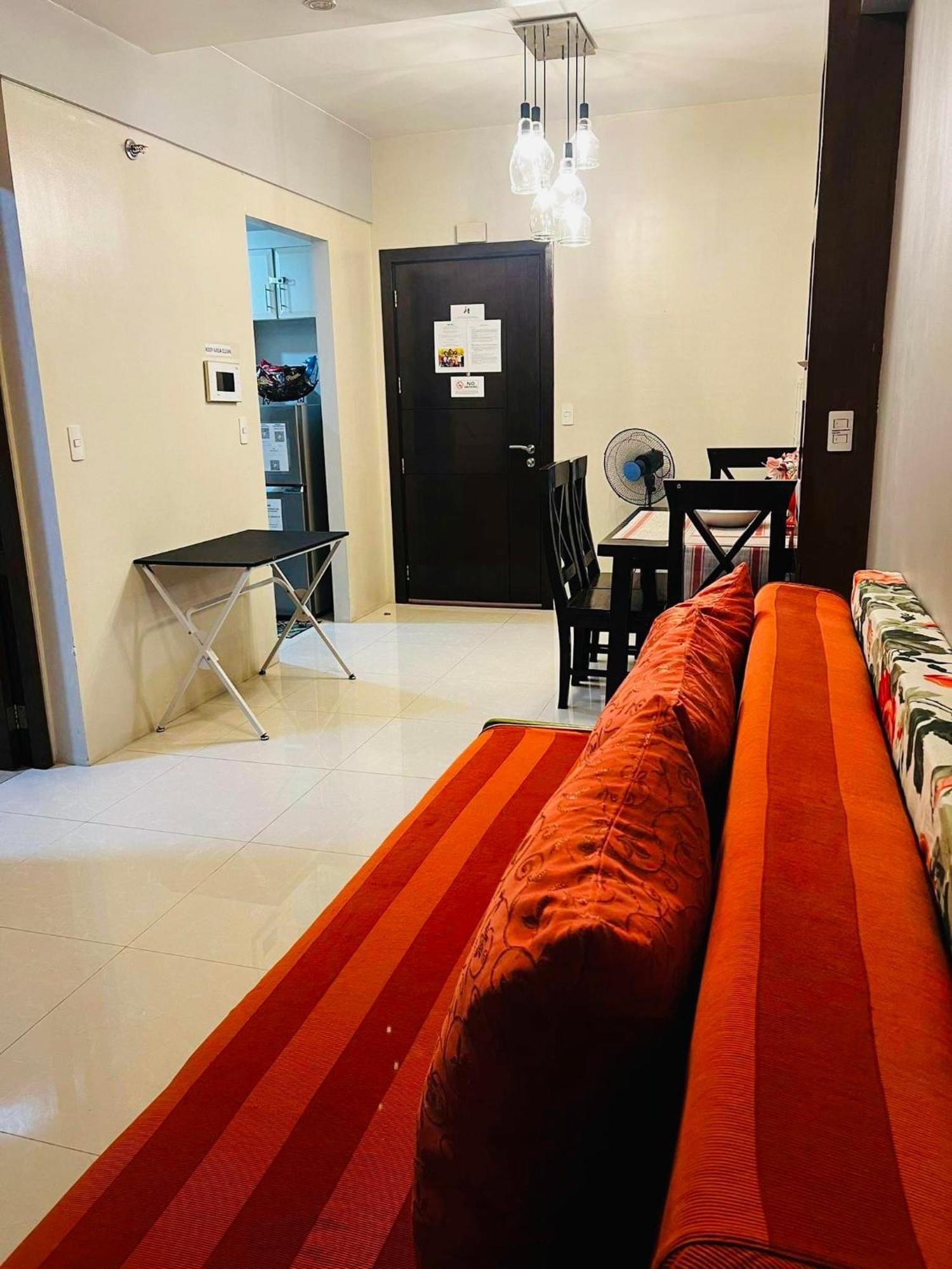 One Palm Tree Villas Condominium - Studio 10O With Balcony - Across Terminal 3 Airport Manila Kültér fotó