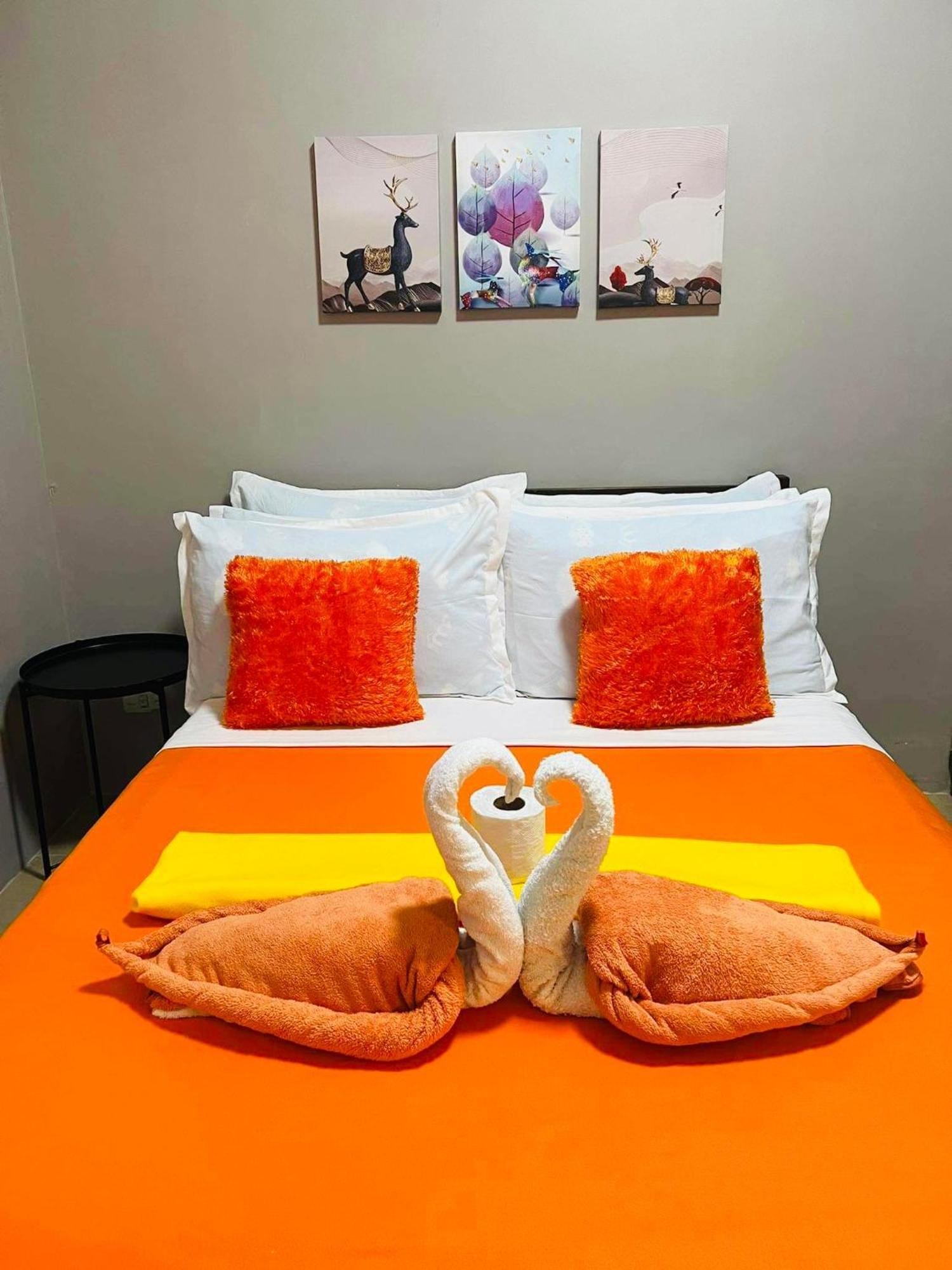 One Palm Tree Villas Condominium - Studio 10O With Balcony - Across Terminal 3 Airport Manila Kültér fotó