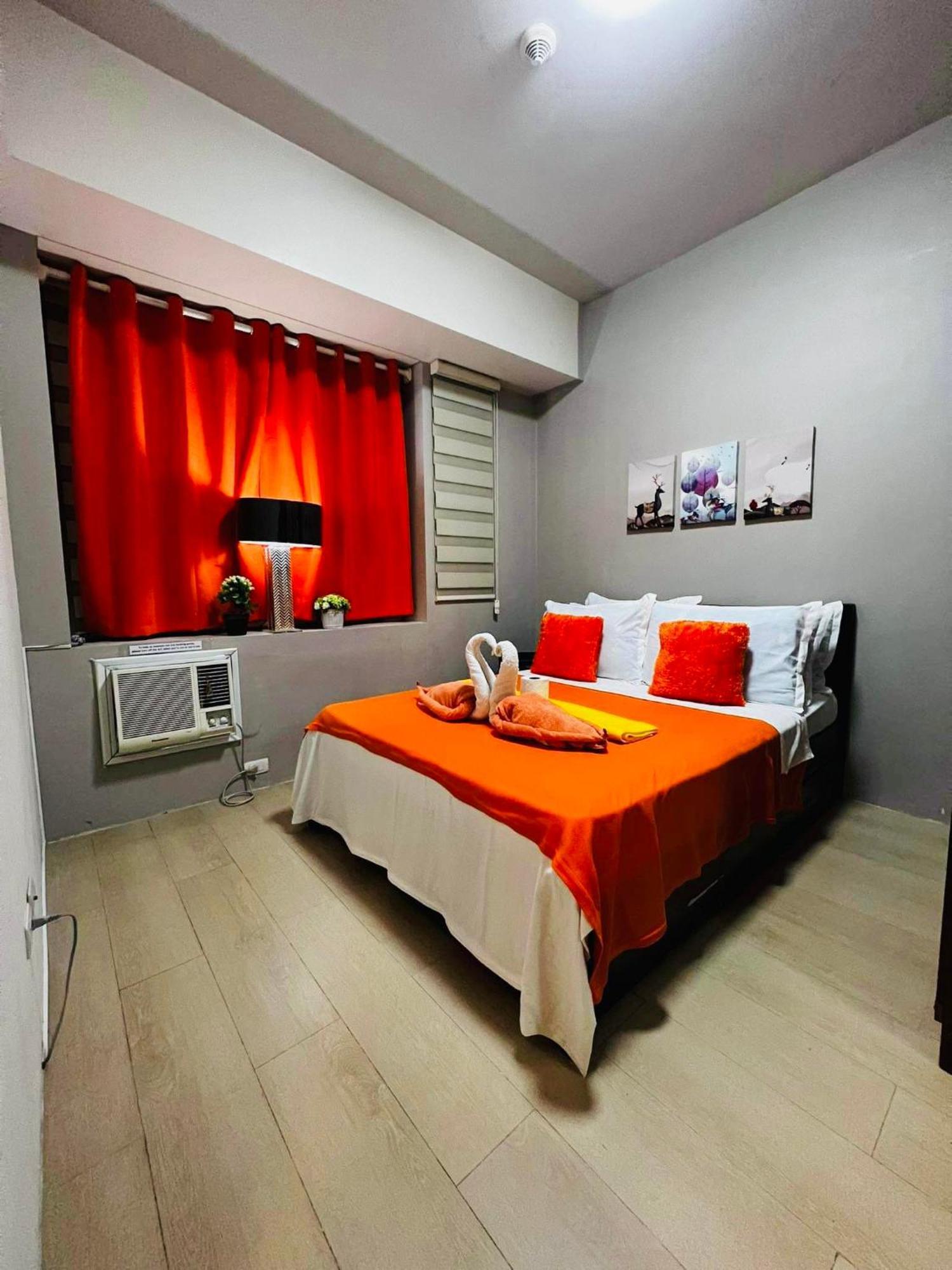 One Palm Tree Villas Condominium - Studio 10O With Balcony - Across Terminal 3 Airport Manila Kültér fotó